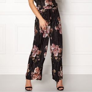 ASOS Vila Viboomia Pant Floral Pleated Trousers